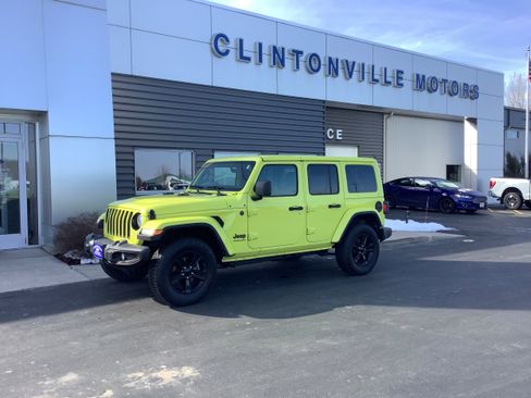 Used 2023 Jeep Wrangler Unlimited Sahara AWD/4WD image 1