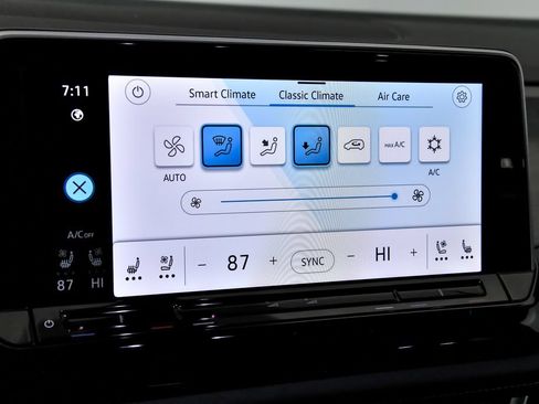 Certified 2026 Volkswagen Atlas Cross Sport SE w/ Panoramic Sunroof Package AWD/4WD image 14