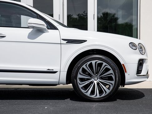 Certified 2023 Bentley Bentayga Extended Wheelbase AWD/4WD image 13