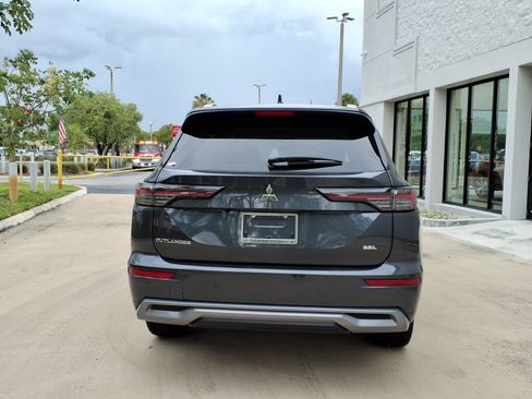 New 2026 Mitsubishi Outlander SEL FWD image 9