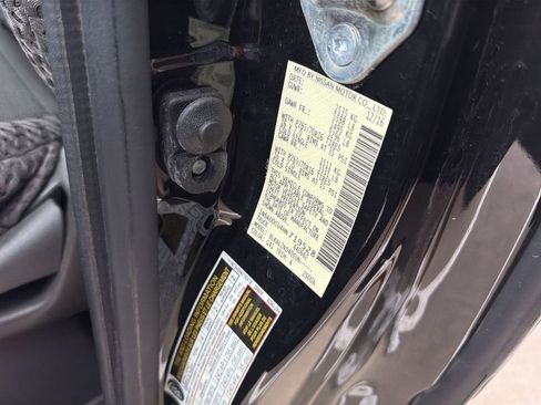 Used 2017 Nissan Frontier SV image 5