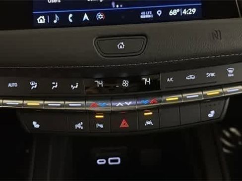 Used 2019 Cadillac XT4 Premium Luxury w/ Technology Package image 21