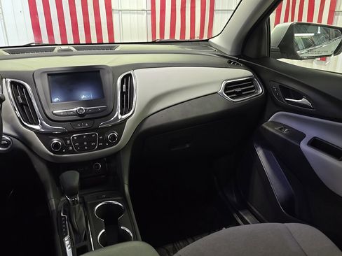 Used 2022 Chevrolet Equinox LT AWD/4WD image 16