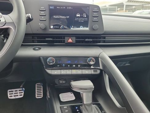 New 2026 Hyundai Elantra SEL Sport FWD image 15
