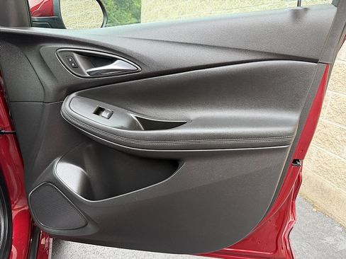Used 2023 Buick Encore GX Select w/ Sport Touring Package FWD image 28