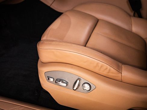 Certified 2023 Porsche Macan AWD/4WD image 14