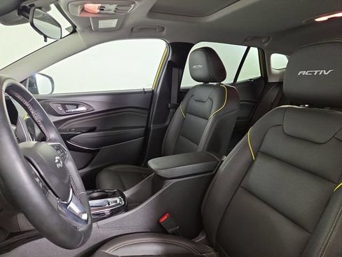 Used 2024 Chevrolet Trax ACTIV w/ Sunroof Package FWD image 16