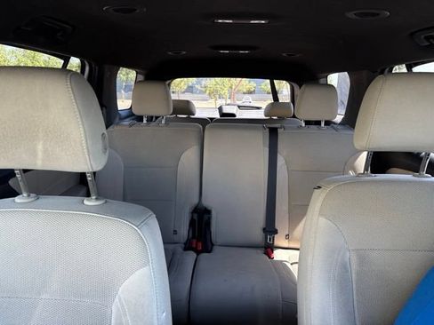 Used 2022 Chevrolet Traverse LS FWD image 12