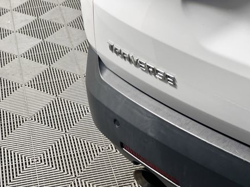 Used 2019 Chevrolet Traverse LT w/ LPO, Floor Liner Package image 5