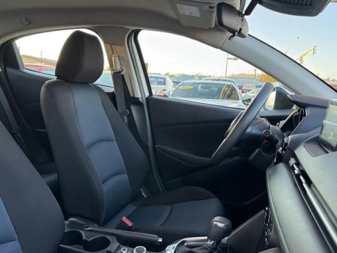 Used 2019 Toyota Yaris LE FWD image 18