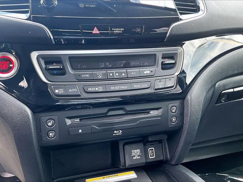 Used 2022 Honda Pilot Elite image 35