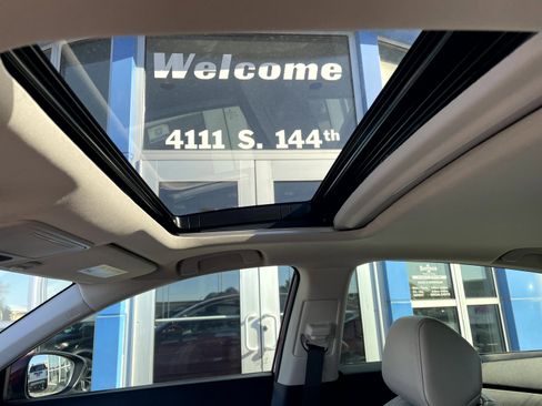 Used 2024 Honda Accord Touring image 11