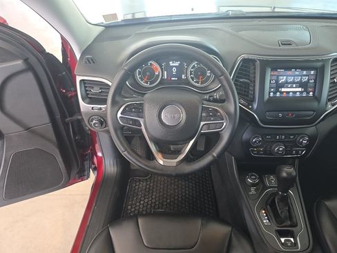 Used 2019 Jeep Cherokee Latitude Plus w/ Comfort/Convenience Group AWD/4WD image 10