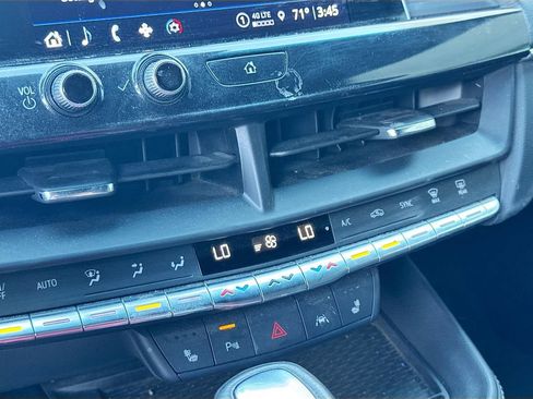 Used 2025 Cadillac CT4 Luxury RWD image 15