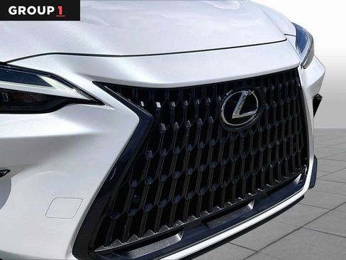 Used 2025 Lexus NX 250 FWD w/ Towing Package (2000 Lbs) image 28