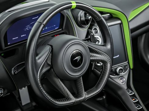 Used 2022 McLaren 765LT image 23