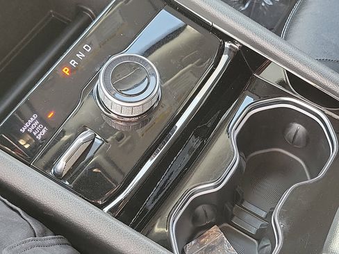 Used 2022 Jeep Grand Cherokee L Limited image 11