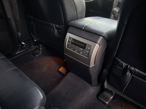 Used 2014 Lexus GX 460 image 33