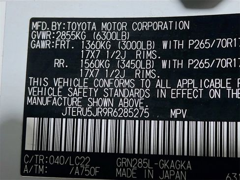 Certified 2024 Toyota 4Runner TRD Off-Road Premium image 29