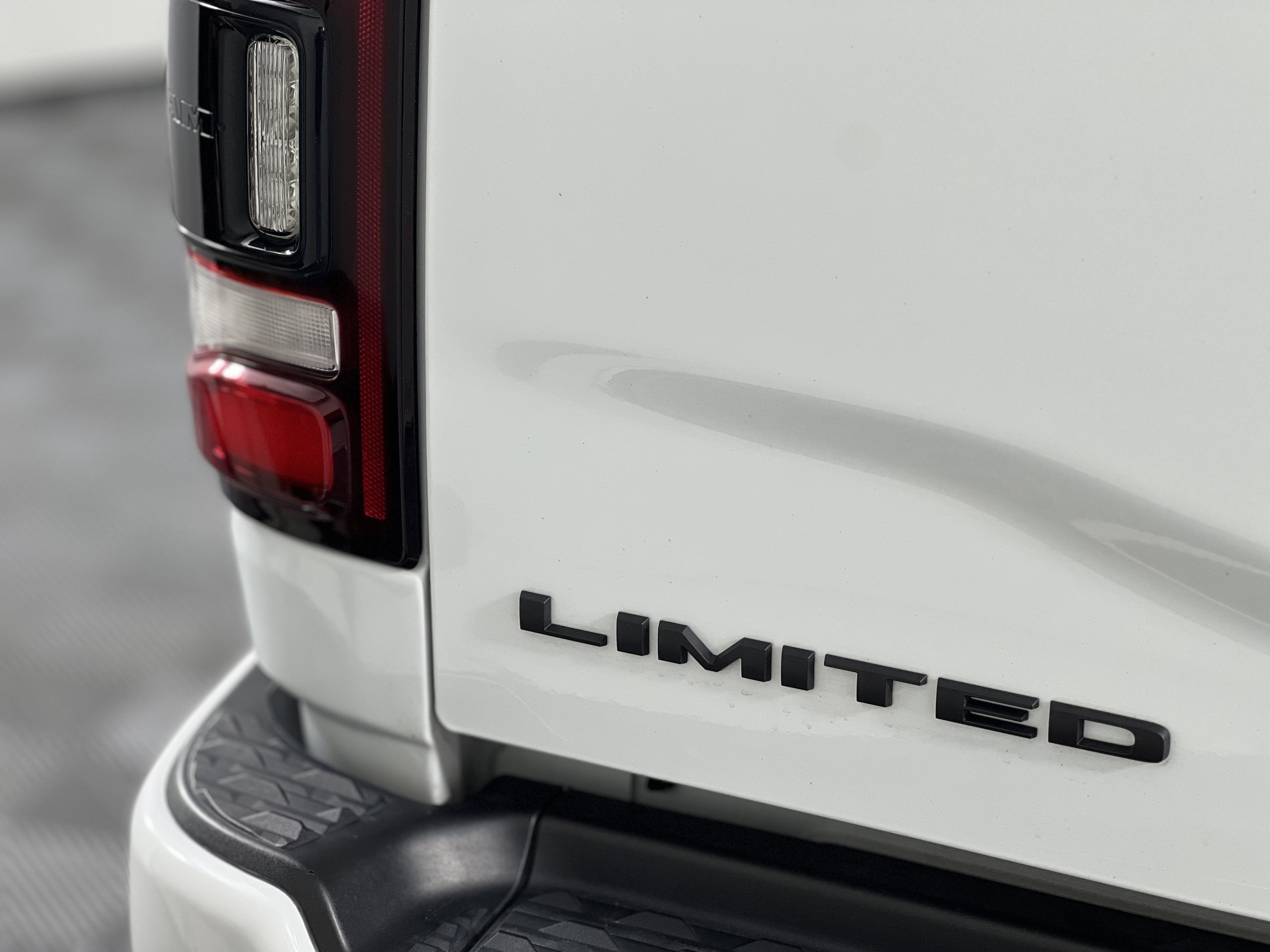 Used 2023 RAM 3500 Limited AWD/4WD image 12