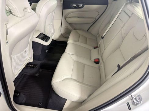 Used 2020 Volvo XC60 T6 Inscription image 14