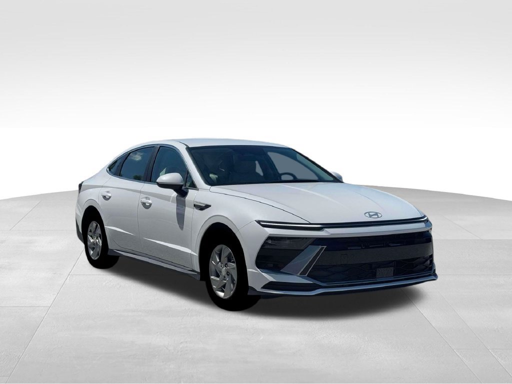 Used 2026 Hyundai Sonata SE FWD image 13