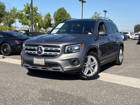 Used 2023 Mercedes-Benz GLB 250 image 2