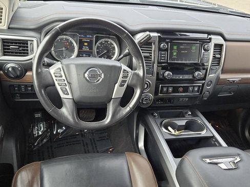 Used 2019 Nissan Titan Platinum Reserve AWD/4WD image 17