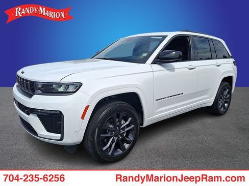 New 2026 Jeep Grand Cherokee Limited AWD/4WD image 1