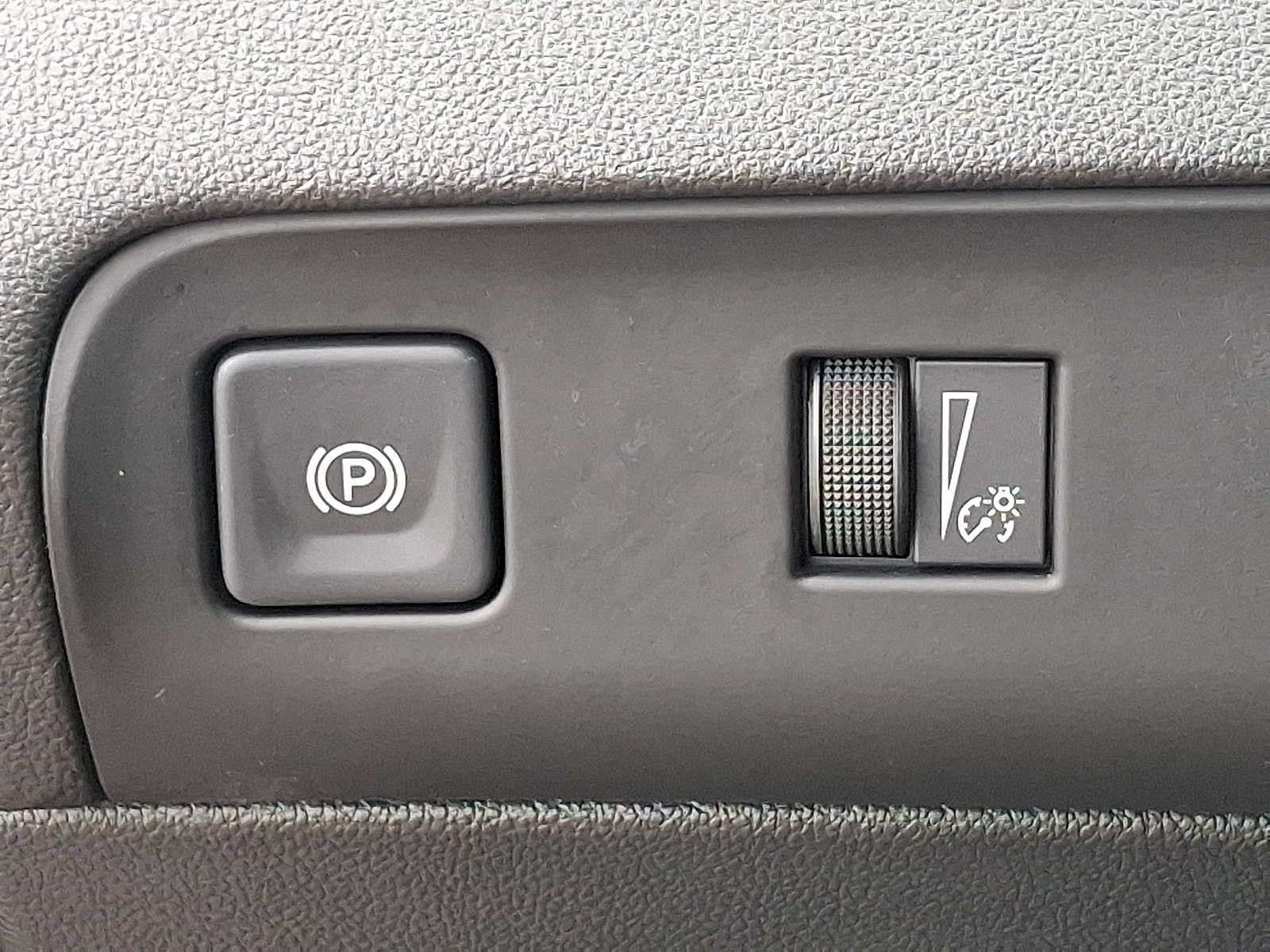 Used 2023 Buick Enclave Essence FWD image 23