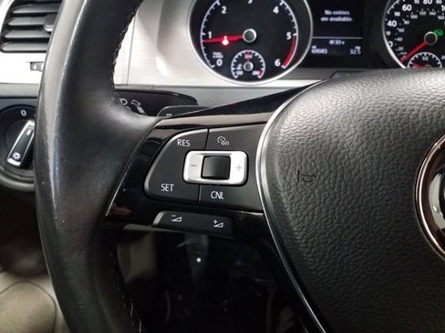 Used 2015 Volkswagen Golf TDI S image 5