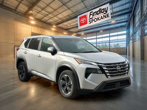 Used 2025 Nissan Rogue SV AWD/4WD image 3