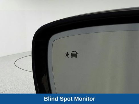 Used 2020 Buick Enclave Essence FWD image 11