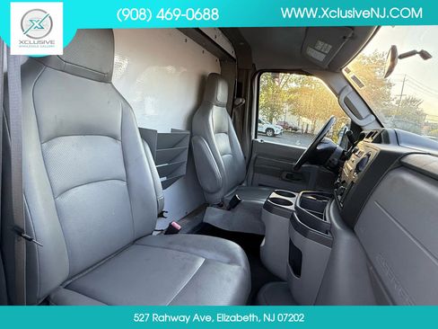 Used 2015 Ford E-350 and Econoline 350 Super Duty image 13
