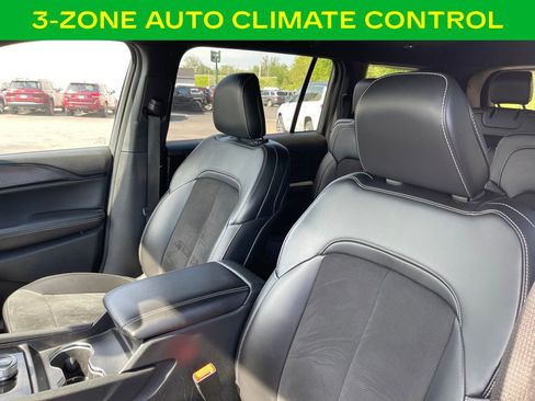 Used 2023 Jeep Grand Cherokee L Laredo AWD/4WD image 18