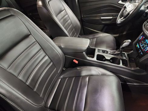 Used 2019 Ford Escape SEL image 32