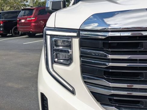 Used 2023 GMC Sierra 1500 SLT w/ SLT Premium Package AWD/4WD image 13