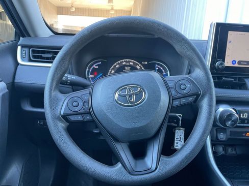 Used 2025 Toyota RAV4 LE image 27