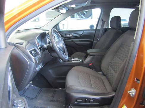 Used 2018 Chevrolet Equinox LT w/ Sun & Infotainment Package FWD image 9