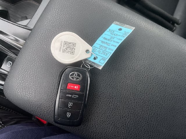 Used 2025 Toyota Camry SE FWD image 18