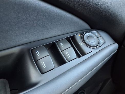 Used 2023 Buick Enclave Essence w/ Sport Touring Edition image 19