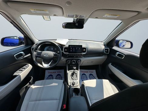 Used 2025 Hyundai Venue SEL FWD image 10