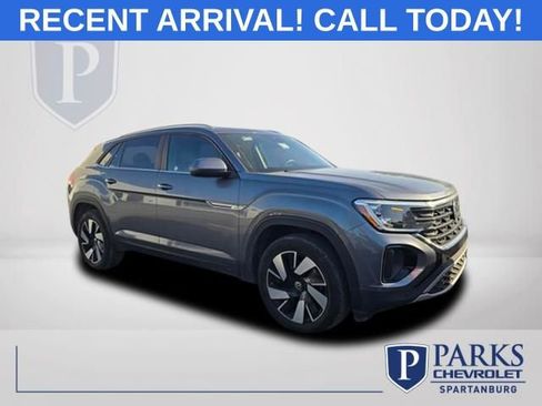 Used 2025 Volkswagen Atlas Cross Sport SE AWD/4WD image 1
