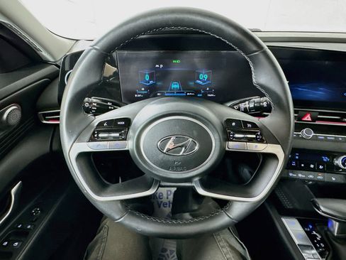 Certified 2023 Hyundai Elantra Limited FWD image 11