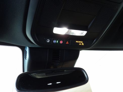 Used 2025 Buick Enclave Preferred image 16