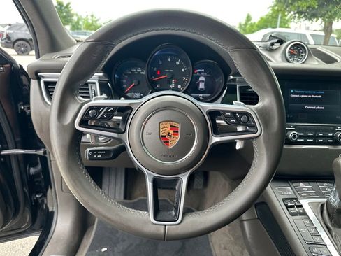 Used 2018 Porsche Macan Sport Edition AWD/4WD image 21