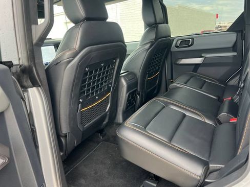 Used 2023 Ford Bronco Badlands w/ Sasquatch Package AWD/4WD image 40