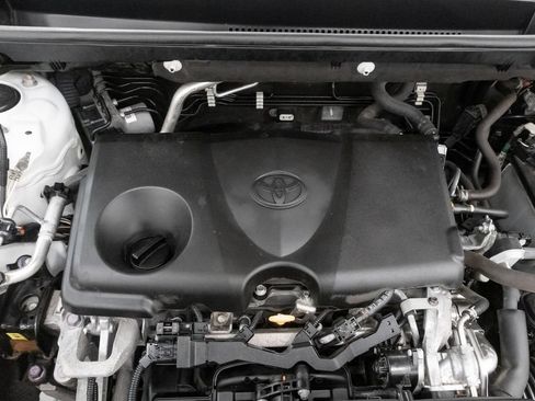 Used 2020 Toyota RAV4 XLE w/ XLE Grade Weather Package AWD/4WD image 4