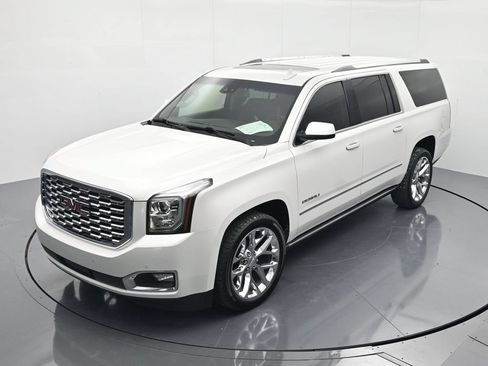 Used 2019 GMC Yukon XL Denali w/ Denali Ultimate Package AWD/4WD image 31