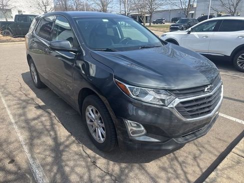 Used 2019 Chevrolet Equinox LT image 2